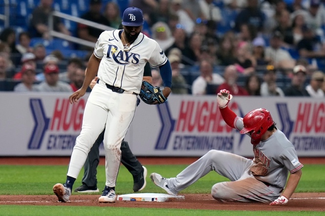 Rookie hits 8th homer as Reds top Rays