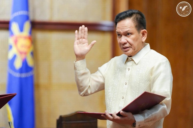 Sarmiento takes oath as presidential peace adviser