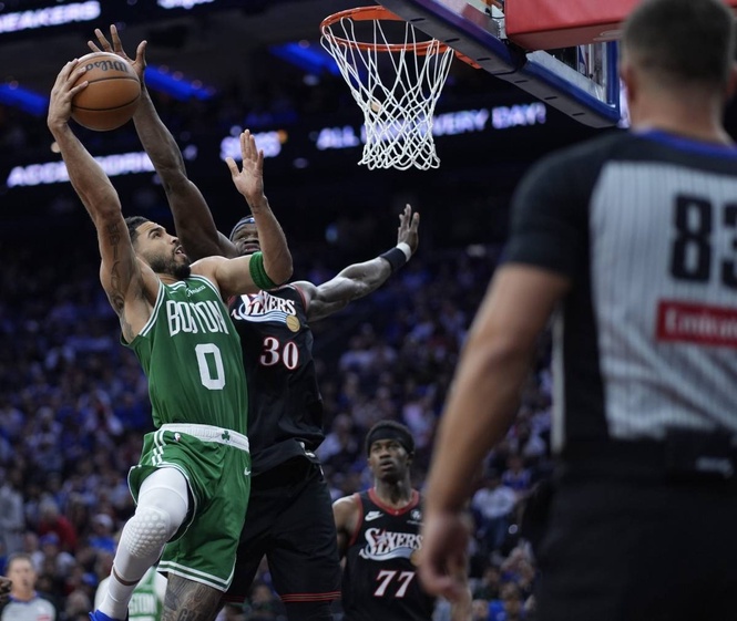 Tatum, Brown shine as Celtics down 76ers