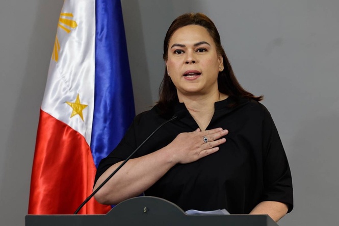 Duterte still leads poll but margin narrowing