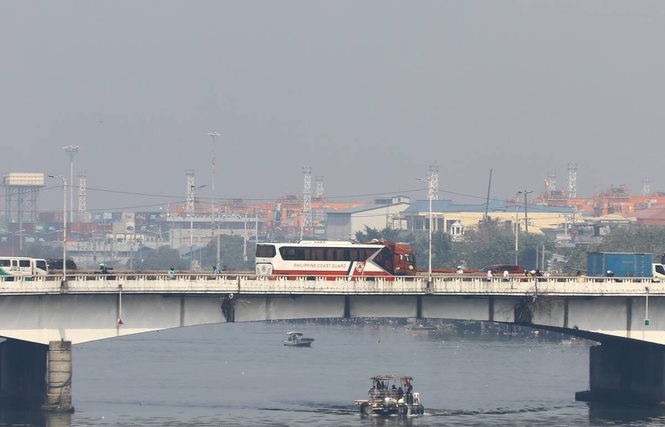 Navotas landfill fire 79.6% contained, says Metro Manila disaster agency
