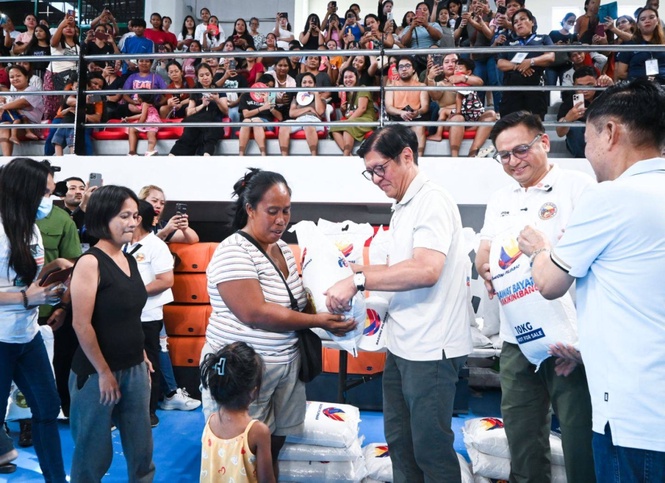 Marcos brings “Bawat Bayan Makikinabang” to Muntinlupa