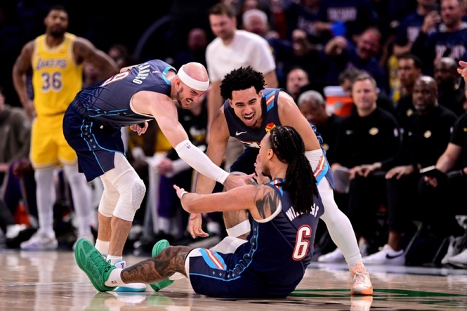 Thunder, Pistons take 2-0 lead vs Lakers, Cavs