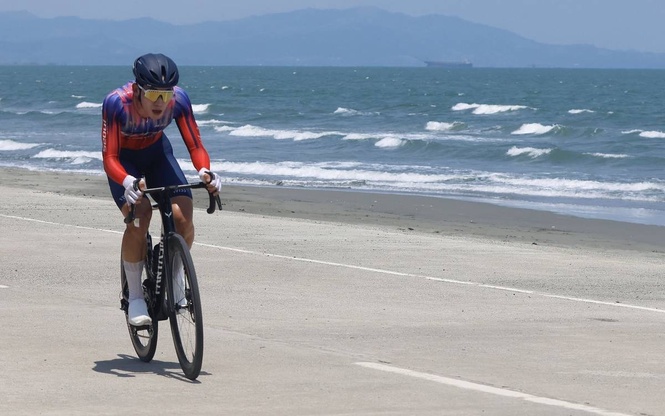 Min takes another TOL leg, rules Stage 13