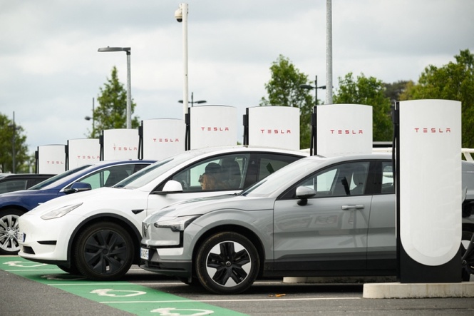 Global EV demand rises for second month