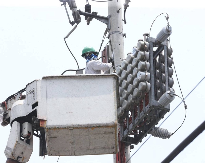 Luzon, Visayas grids under red alert