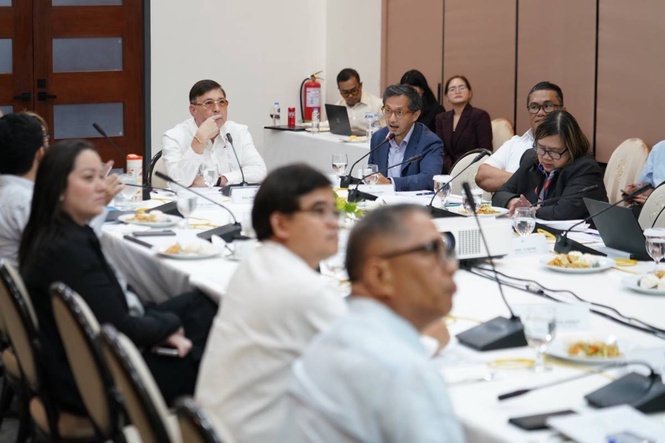 Marcos Jr. pushes swift action on priority projects for economic growth