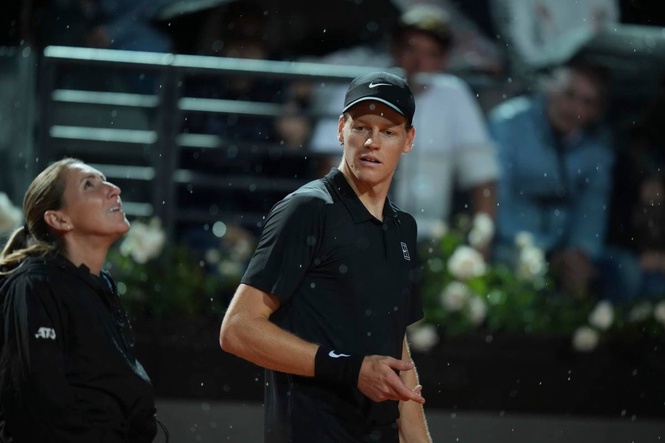 Ruud beats Darderi to reach Italian Open final. Sinner-Medvedev suspended by rain
