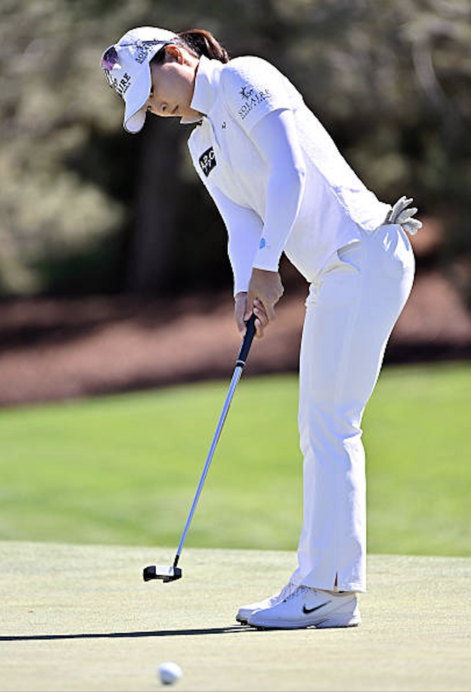 Ko seizes share of LPGA Queen City lead