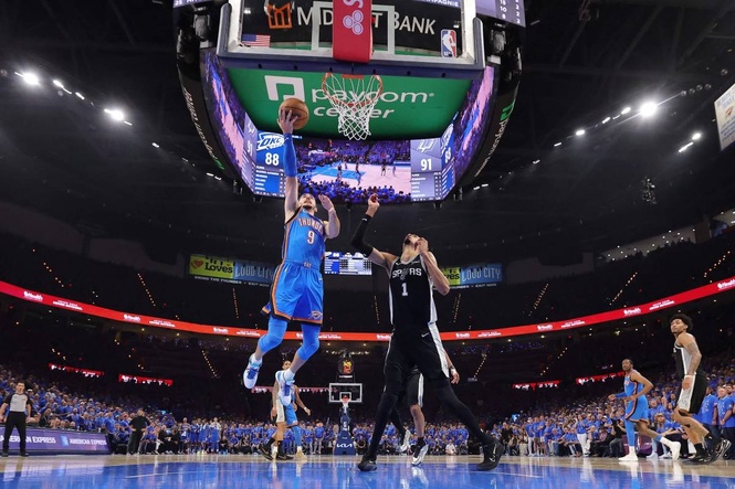 Alex Caruso's 31-point night gives Thunder a chance in Game 1