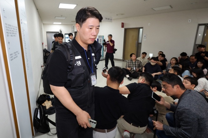 Union calls strike at South Korea chip giant Samsung Electronics