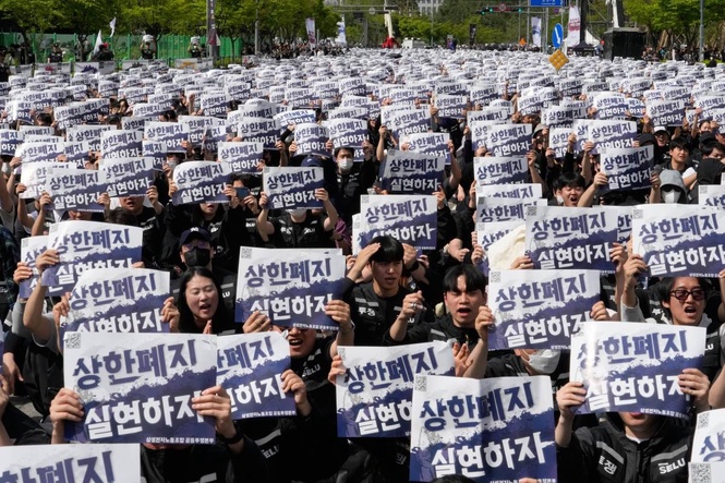 Samsung union to start vote on tentative wage deal