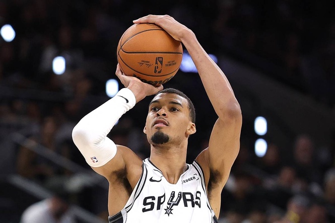 Wemby stars as Spurs rip Thunder to level NBA playoff series