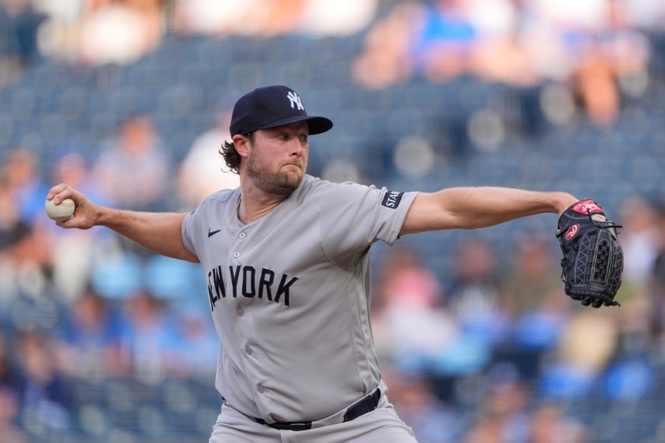 Cole dazzles again for Yankees