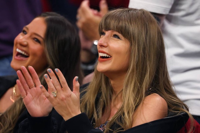 Taylor Swift announces new song for 'Toy Story 5'