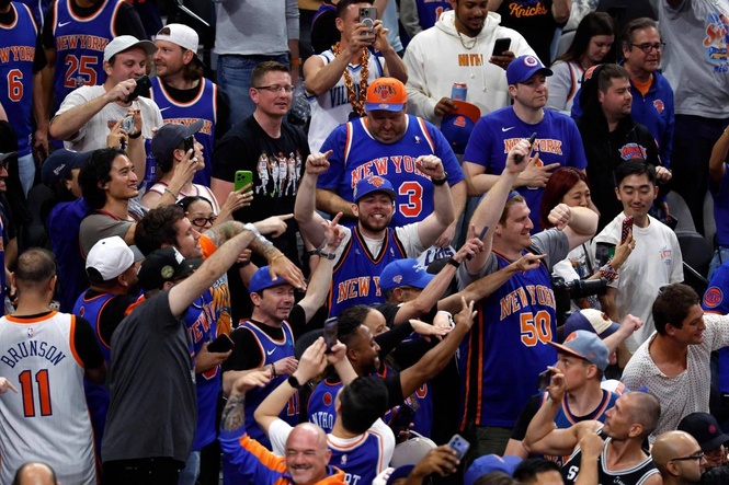 Wemby misses at the end, Knicks beat Spurs 105-104 for 2-0 lead in NBA Finals