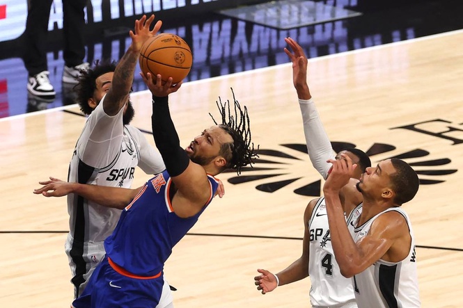Knicks aim for first NBA title since 1973 with strong start against Spurs in finals