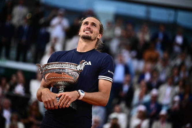 Zverev ends wait for Grand Slam title with French Open triumph