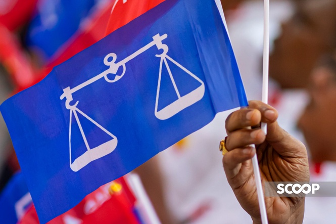 Image from: BN claims simple majority in Negeri Sembilan as power struggle deepens