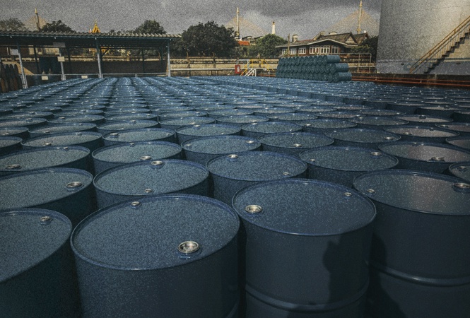 Image from: Malaysia perlu 700,000 tong minyak sehari, pengeluaran hanya 350,000 tong sehari: MOF
