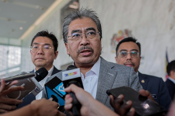 Image from: ‘Jho Low should not be pardoned’: Johari Ghani