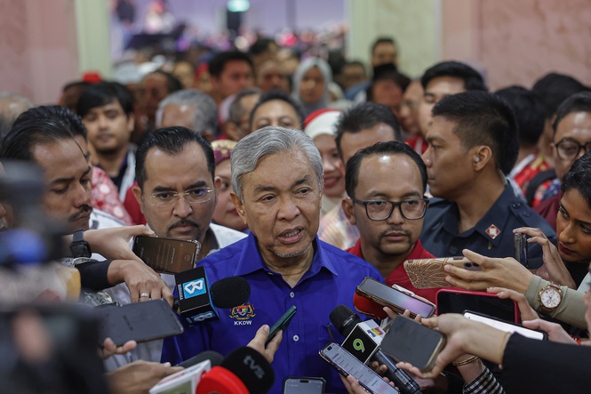 Image from: Isu hina Islam, institusi Raja-Raja mesti ditangani dengan tegas dan adil: Zahid