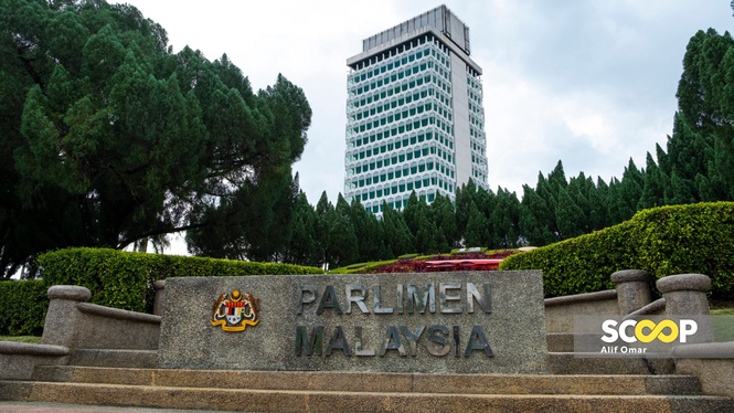 Image from: Rafizi, Nik Nazmi submit resignation letters to vacate Pandan, Setiawangsa seats