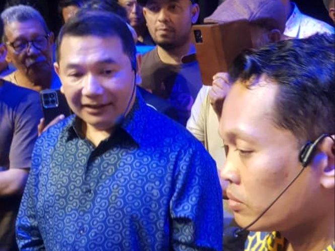 Image from: PKR’s RM10 mil bond against Rafizi, Nik Nazmi still valid: Fuziah