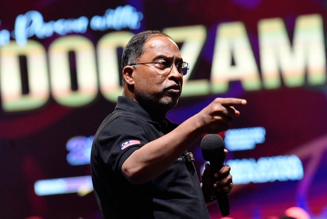 Image from: Onn Hafiz bukan chauvinis, utamakan rakyat: Zambry