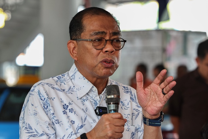Image from: PRN Johor tepat waktu: Khaled Nordin