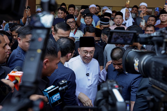 Image from: Tindakan tegas jika Rohingya langgar peraturan termasuk aspek bina bangunan, pengendalian perniagaan: Anwar