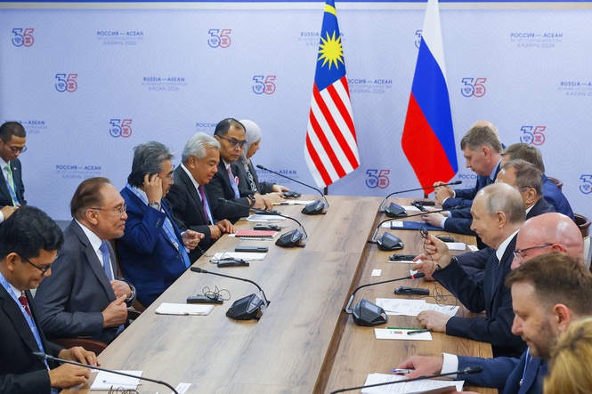 Image from: Anwar thanks Putin for Russia’s support on energy cooperation, Petronas