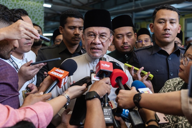 Image from: Azam Baki’s NFCC advisory board role not tied to MACC chief post: PM Anwar