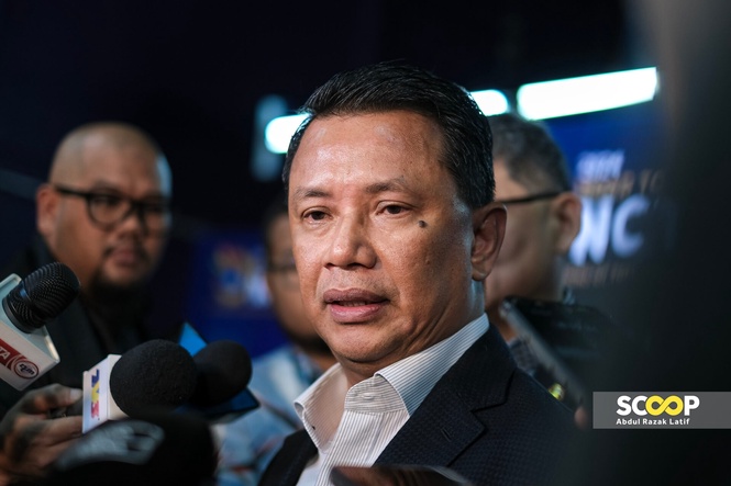 Image from: OCM backs RM1m annual funding for weightlifting after Glasgow Commonwealth Games triumph