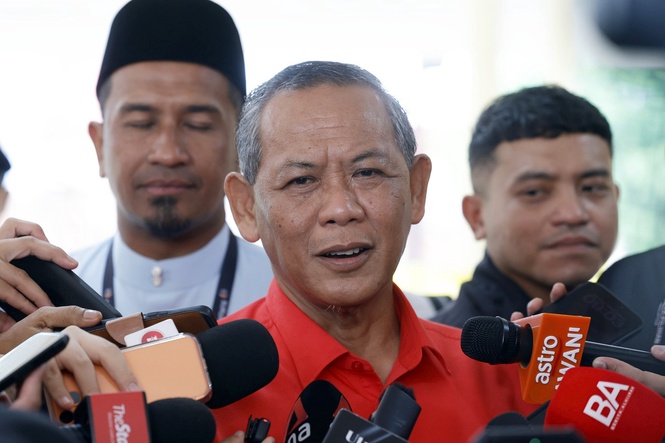 Image from: Aminuddin steps down as NSFC chairman, Tunku Syed Razman assumes interim role