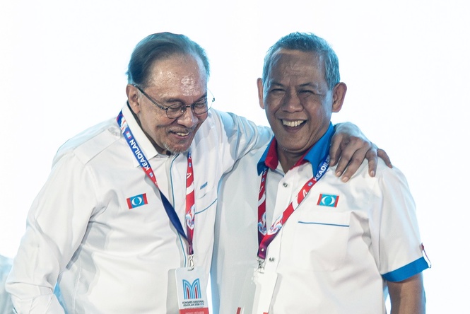 Image from: Aminuddin still needed in PKR despite losing Linggi: Anwar