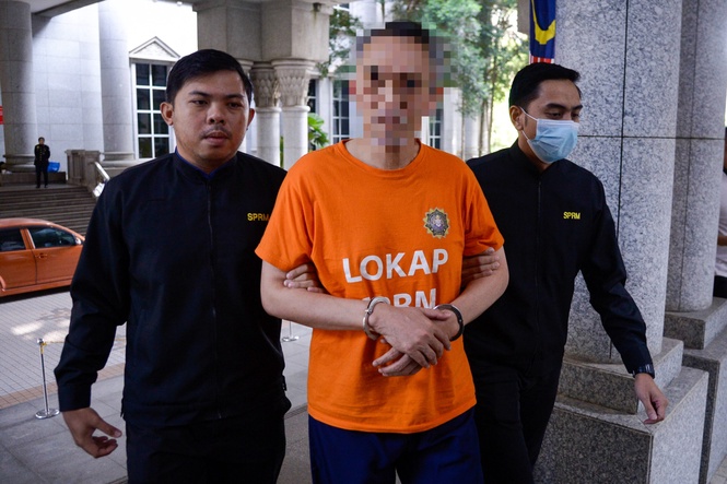 Image from: Skandal RCI TH: Bekas CEO Tabung Haji hadir di Mahkamah untuk proses reman