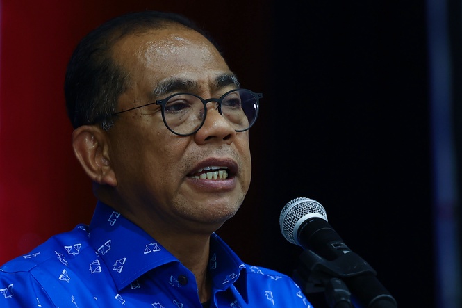 Image from: Khaled to brief Johor Regent on armed forces leadership