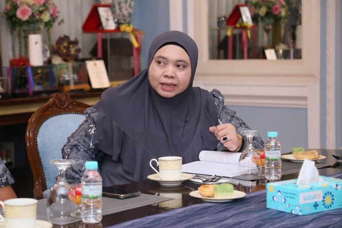 Image from: Solehah Yaacob bakal heret UIAM ke Mahkamah Perusahaan