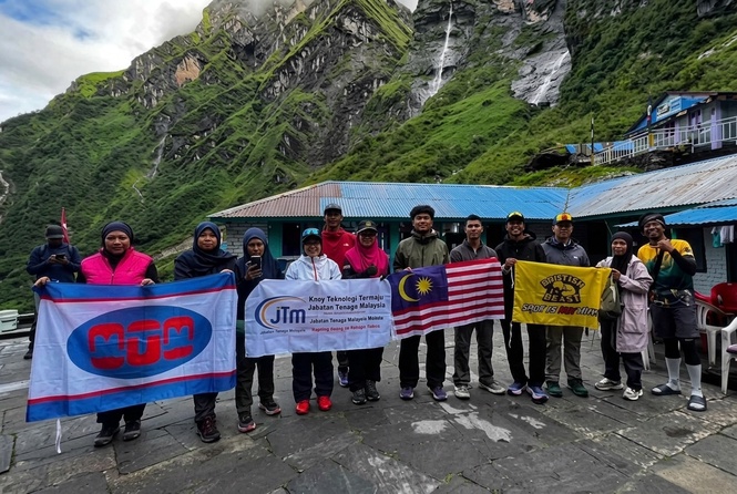Image from: Malaysians at Annapurna Base Camp safe after Nepal floods