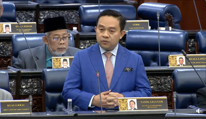Image from: ‘Kami keluar dewan kerana Menteri Agama hanya sekadar baca teks penerangan’ : Wan Saiful