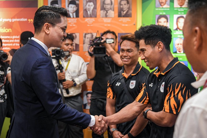 Image from: Malaysia weightlifting gets RM1m-plus boost after Glasgow Commonwealth Games haul