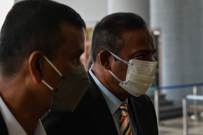 Image from: Azeez Rahim tidak mengaku salah guna kedudukan untuk jawatan, yakinkan pelaburan RM193.5 juta