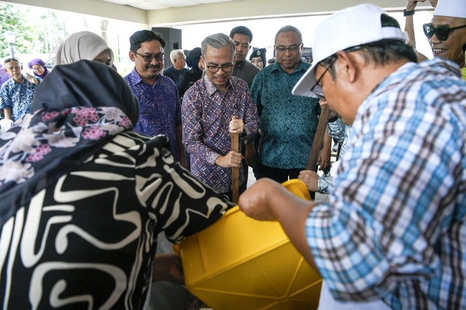 Image from: MCMC to fund free postal medicine deliveries for patients from Oct 1: Fahmi