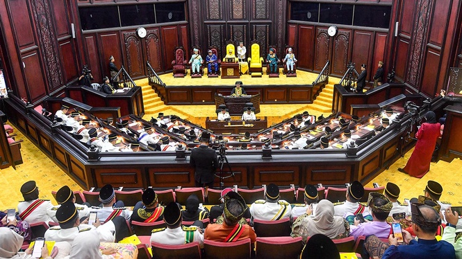 Image from: Ousted Negeri Sembilan Exco members confirm receiving revocation letters