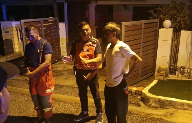 Image from: Rumah peguam Haniff Khatri terbakar
