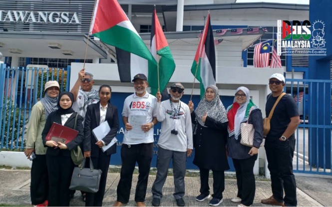 Image from: 71 kontena ke Israel didakwa ke Pelabuhan Tanjung Pelepas, sebahagian sudah berlabuh