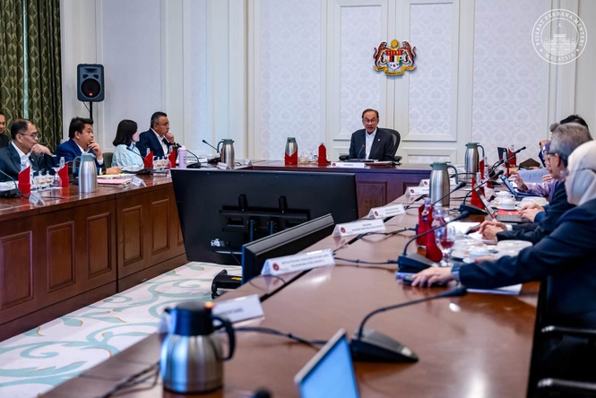Image from: Ditch Waze, switch to TuJu over concerns about Israel and data security: Anwar warns Malaysians