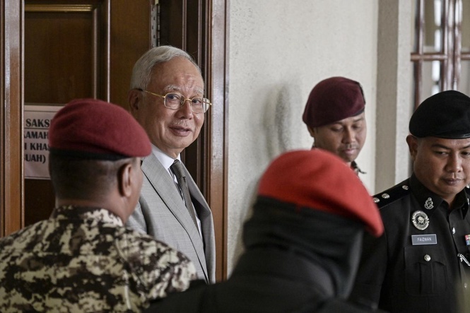 Image from: High Court rejects Najib’s bid to stay 1MDB sentence, RM11.4 billion fine