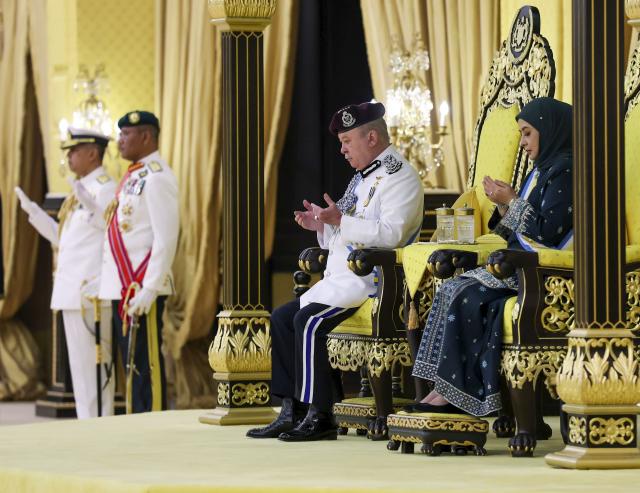 Image from: Haze-hit schools should close: Agong